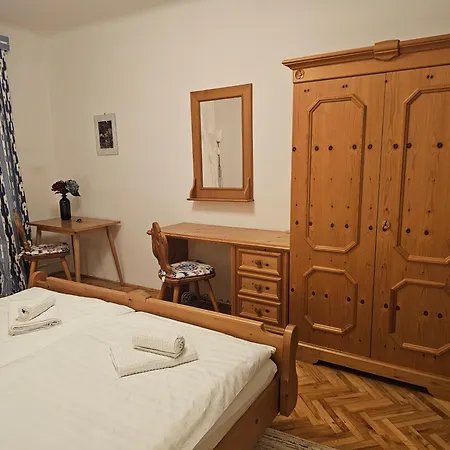 Buchner Bed & Breakfast 2*