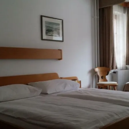 Buchner 住宿加早餐酒店 2*